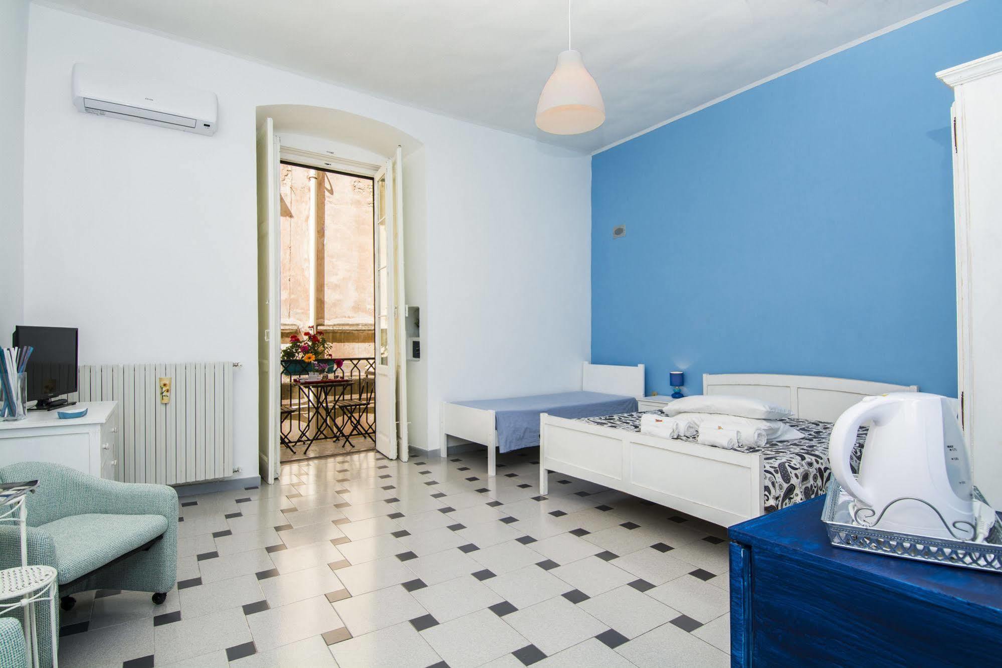 Bed and Breakfast Terra Del Sole Trani Pokoj fotografie
